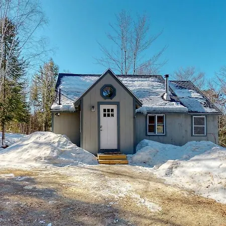 Cozy Woodsy Cabin W/ A Deck, Firepit, Gas Grill, Free Wifi, & Full Kitchen-3