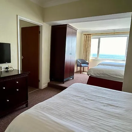 Regent Court - Seafront, Sandown, Isle Of Wight - Ferry Ticket From 89 Pounds For A Car & Passengers Return-3