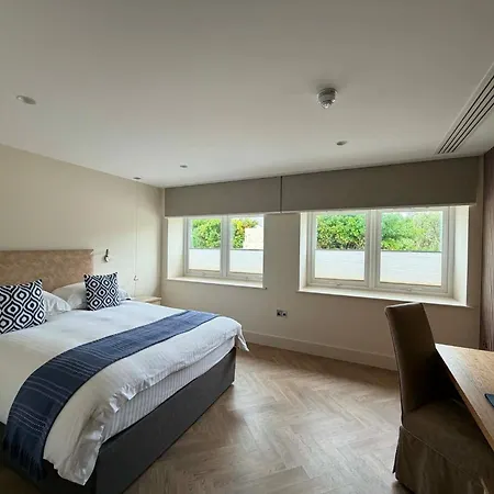 Cobo Bay Hotel-3