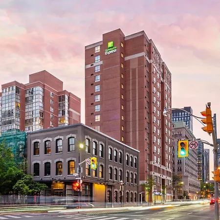 Holiday Inn Express Toronto Downtown By Ihg-3