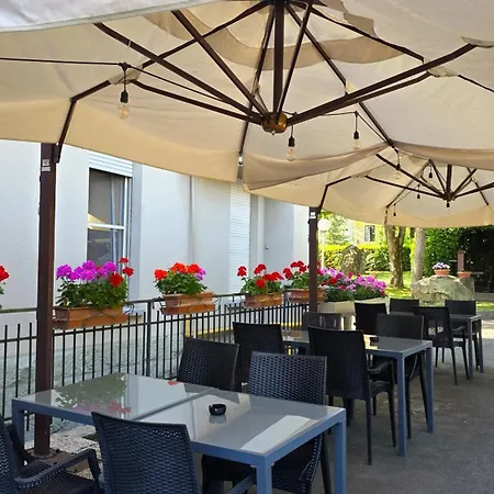 Hotel Falco D'Oro-3