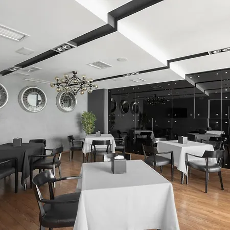 M1 Club Hotel-2
