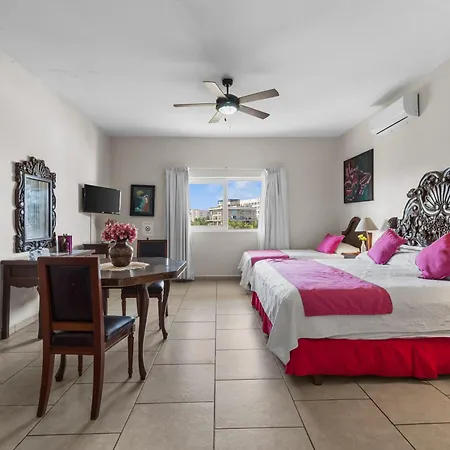Marina Banderas Suites Hotel Boutique-2