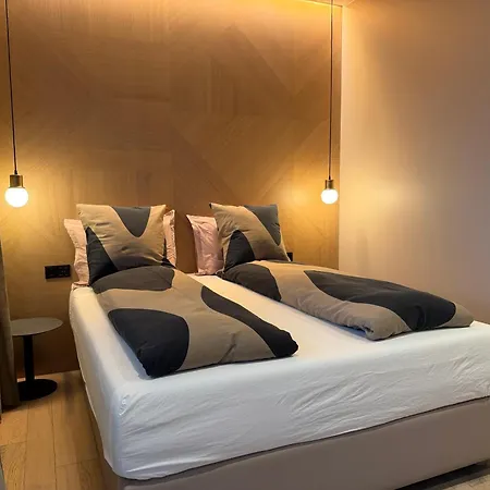 Hotel Lotus-2