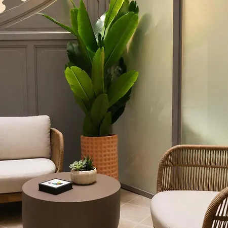 Legazpi Doce Rooms & Suites-3