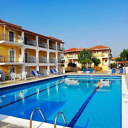 Village Inn Studios & Family Apartments-2