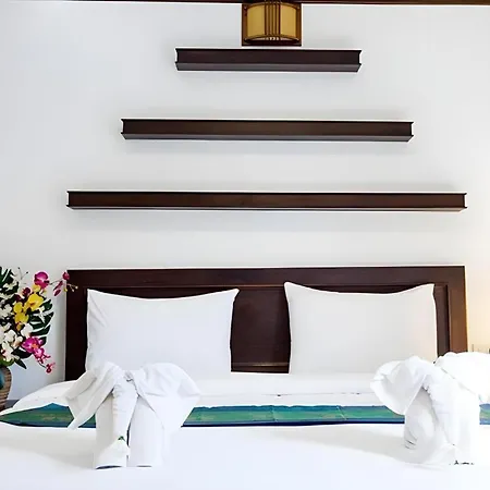 Triple Rund Place Hotel-3
