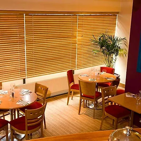 Premier Inn London Wembley Park-2