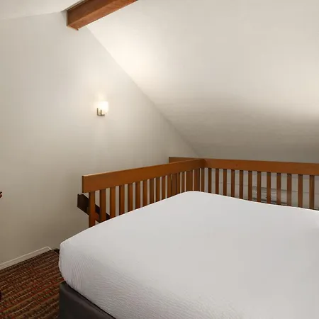 Ramada By Wyndham Campbell River-3