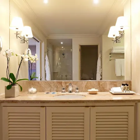 Anassa-2