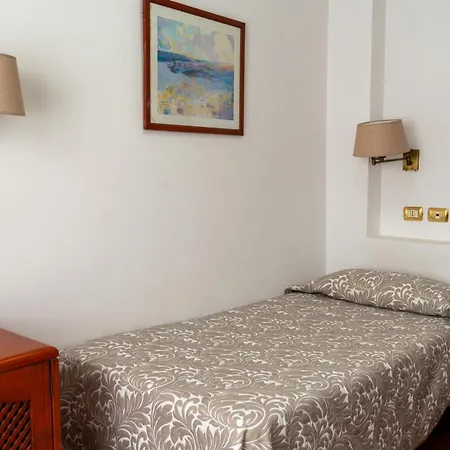 Hotel Monopol-2