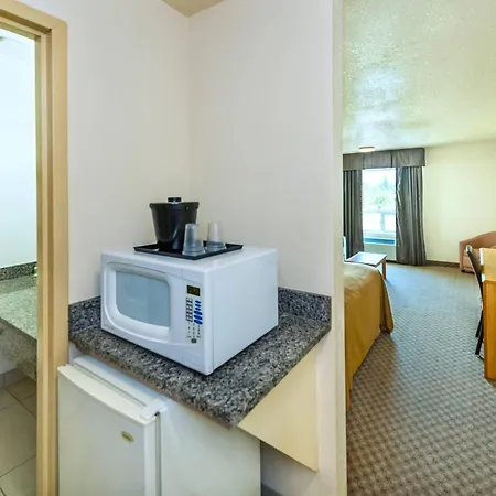 Rodeway Inn-3