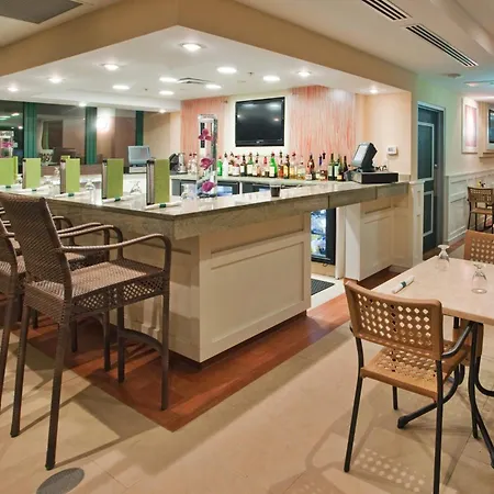 Holiday Inn & Suites Virginia Beach - North Beach By Ihg-3