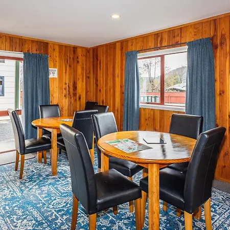 Ossies Motels And Chalets-3
