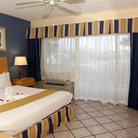 Chart House Suites And Marina-2