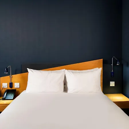 Holiday Inn Express Birmingham Oldbury By Ihg-3