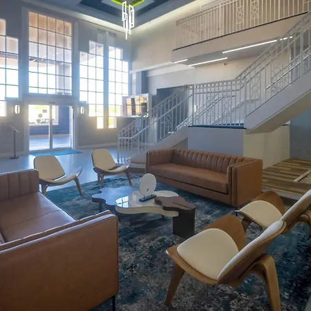 Clarion Inn&Suites Central Clearwater Beach-3