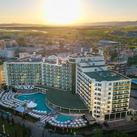 Hotel Marvel - Fully Renovated Free Beach Access-3