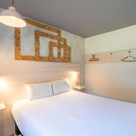 Greet Hotel Bordeaux Aeroport-3