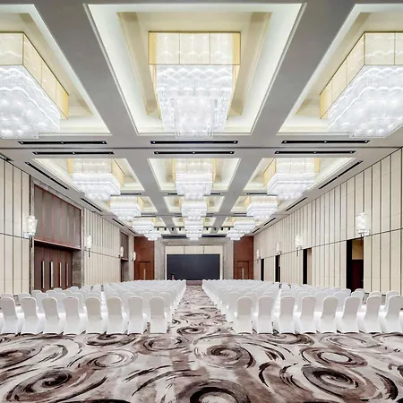 Pullman Oceanview Sanya Bay Resort & Spa-3