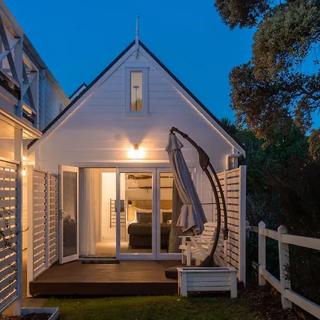 Hananui Lodge And Apartments-2