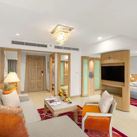 Royal Wing Suites & Spa Pattaya-2