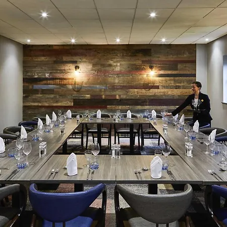 Novotel Wolverhampton City Centre-2