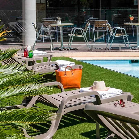 Ibis Hyeres Centre-3
