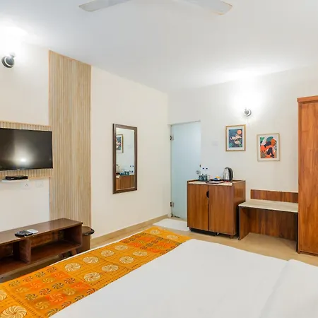 La Vaiencia Beach Resort, Morjim-3