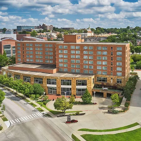 Graduate By Hilton Cincinnati-3