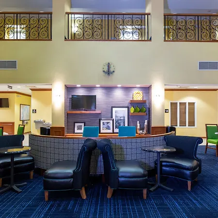 Hampton Inn & Suites Jacksonville Deerwood Park-2