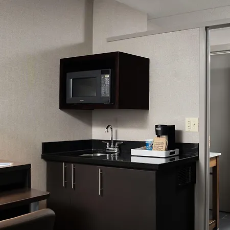 Four Points By Sheraton Milwaukee North Shore-2