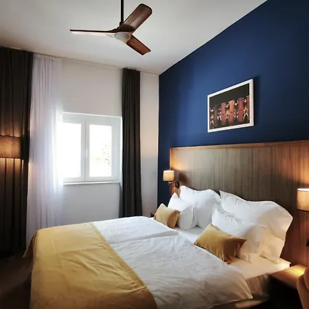 Hotel Sustipan-3
