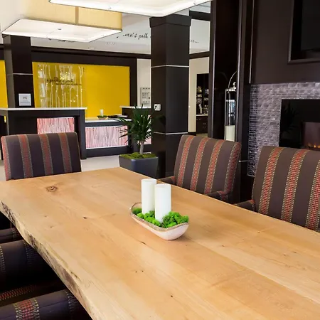 Hilton Garden Inn San Mateo-3