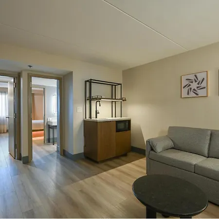 Hilton Winnipeg Airport Suites-2
