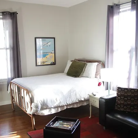 Modern Homestead Guest House-3