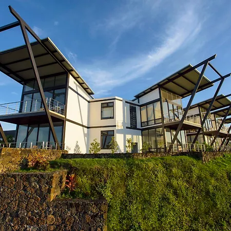 Pikaia Lodge-2