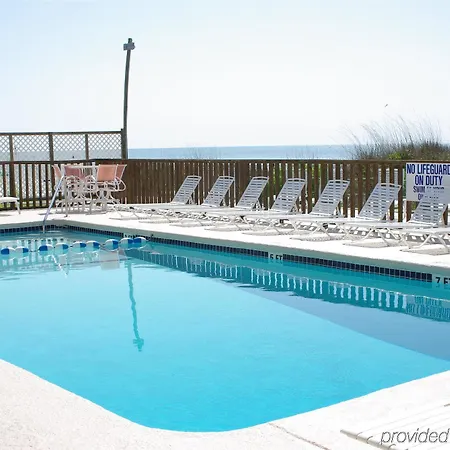 Castaway Beach Inn & Swim Up Bar-2
