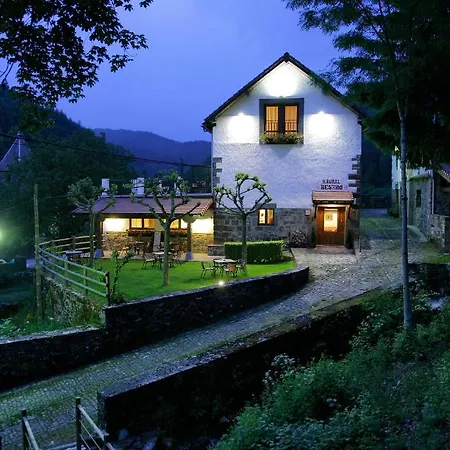 Hotel Rural Besaro - Selva de Irati-2