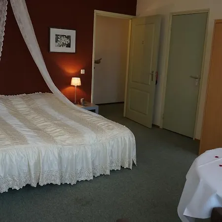 Hotel het Gemeentehuis Uithuizen-2