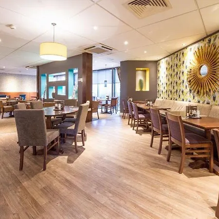 Premier Inn Portsmouth Port Solent-2