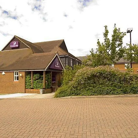 Premier Inn Ashford North-3