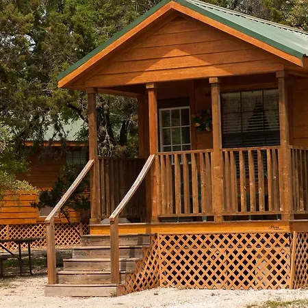 Medina Lake Camping Resort Cabin 3-2