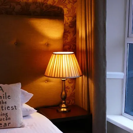 Nesbitt Arms Boutique Hotel-2