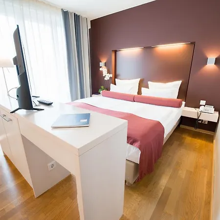 Nymphe Strandhotel & Apartments-2