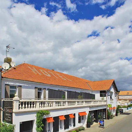 Logis Hotel La Chaize-2