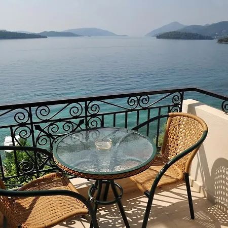 Logan'S Beach Hotel-2