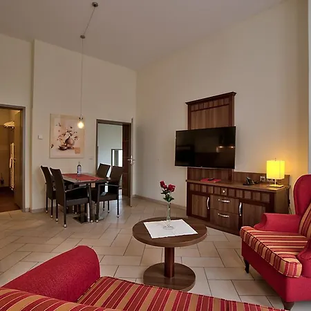 Waldhotel-2