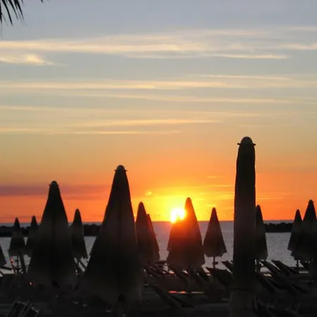 Hotel Carillon-2