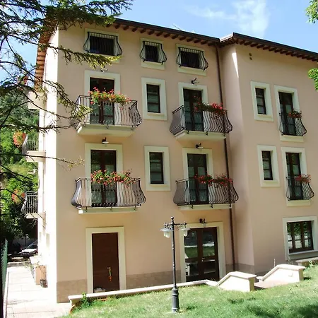 Albergo La Casa Nel Bosco-2